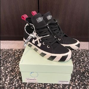 OFF-WHITE Vulc Mid-top Sneakers -42 (9/9.5US)